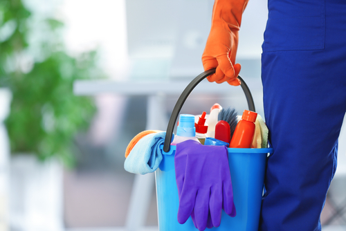 How do I choose a house cleaning service